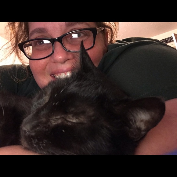 Meet your Posher, Cyndi - Picture 4 of 7